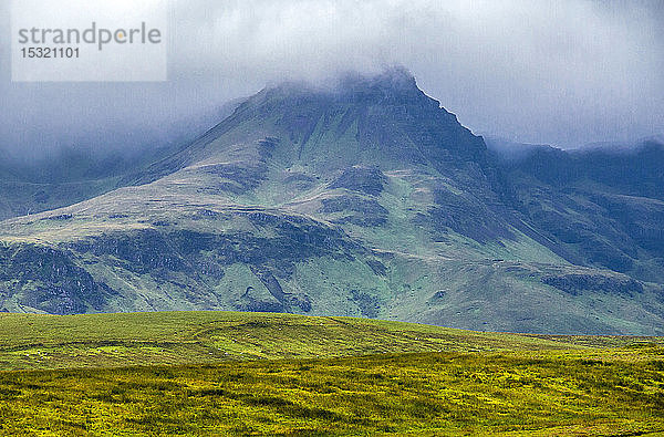 Europa  Großbritannien  Schottland  Hebriden  Isle of Skye  Berglandschaft der Halbinsel Trotternish