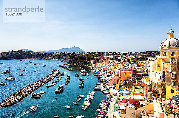 Blick auf die Bucht von Procida  Golf von Neapel  Region Kampanien  Italien