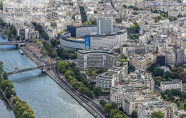 Frankreich  16. Arrondissement von Paris  Blick vom Eiffelturm (Seine  Eisenbahnbrücke Pont Rouelle  Maison de la Radio)