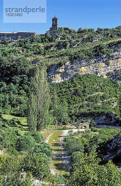 Spanien  Provinz Huesca  Autonome Gemeinschaft Aragonien  Naturpark Sierra y CaÃ±ones de Guara  Dorf Rodellar oberhalb der Schlucht von Mascun