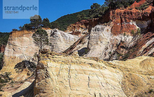 Frankreich  Vaucluse  Rustrel  Provencal Colorado Landschaft