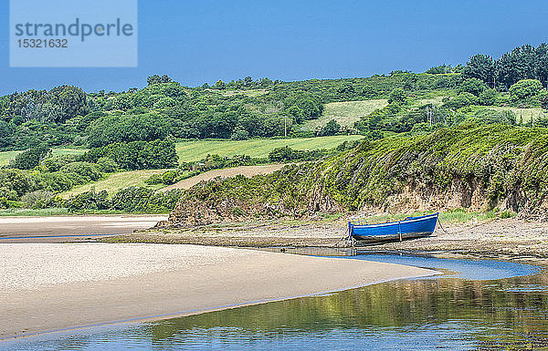 Frankreich  Bretagne  Halbinsel Crozon  Telgruc sur Mer  Naturschutzgebiet l'Aber bei Ebbe