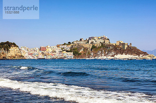 Blick auf Procida  Golf von Neapel  Region Kampanien  Italien