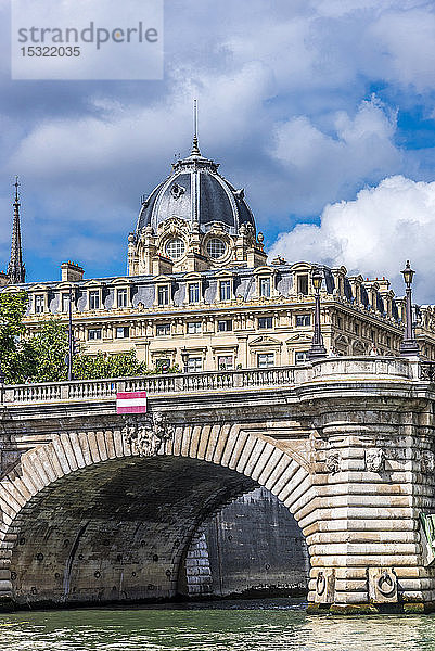 Frankreich  1. Arrondissement von Paris  Bogen der Pont Notre-Dame (19. Jahrhundert) über der Seine