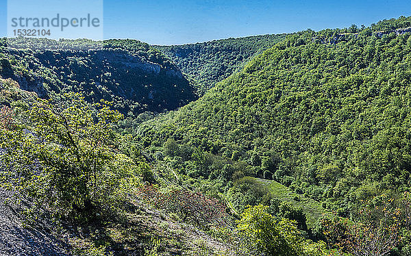 Frankreich  Regionaler Naturpark Causses du Quercy  Lot  Sensibler Naturraum  Ouysses und Alzou-Tal  (Jakobsweg)
