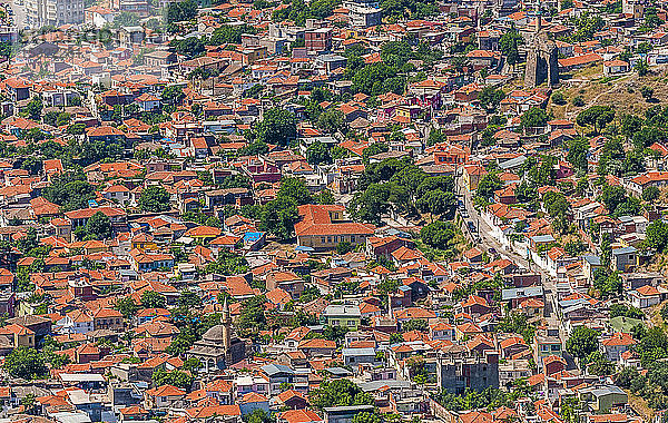 Türkei  Provinz Izmir  Halbluftaufnahme der modernen Stadt Bergama (früher Pergamon)