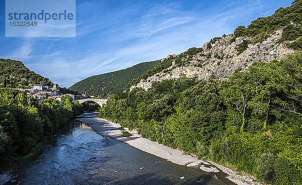 Frankreich  Drome  Regionalpark der Baronnies provencales  Nyons  Römische Brücke über den Eygues