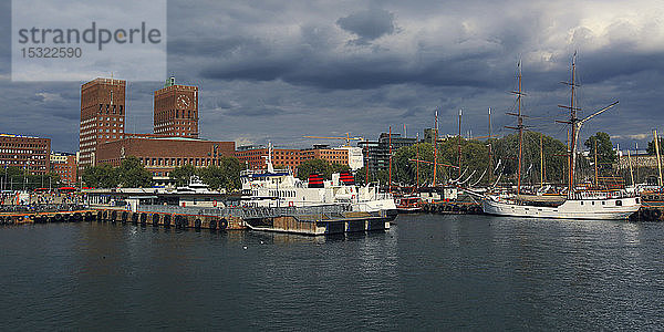 Europa  Norwegen  Nordland  Oslo  Oslofjord. Rathaus