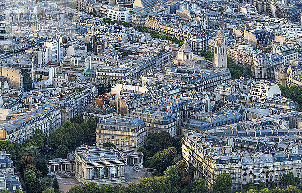 Frankreich  16. Arrondissement von Paris  Blick vom Eiffelturm (Palais Galliera  Eglise Saint-Pierre-de-Chaillot)
