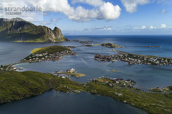Norwegen  Lofoten-Inseln. SakrisÃ¸y und Reine