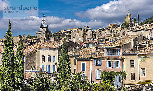 Frankreich  Region Auvergne Rhône-Alpes  Nyons  Blick auf die Stadt