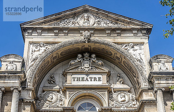 Frankreich  Vaucluse  Avignon  Detail der Fassade des Theatre-Opera des Architekten Leon Fauchere (19. Jahrhundert)