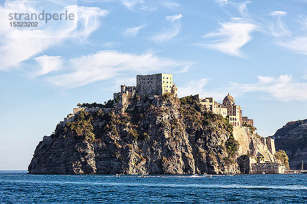 Aragonesische Burg auf Ischia  Golf von Neapel  Region Kampanien  Italien