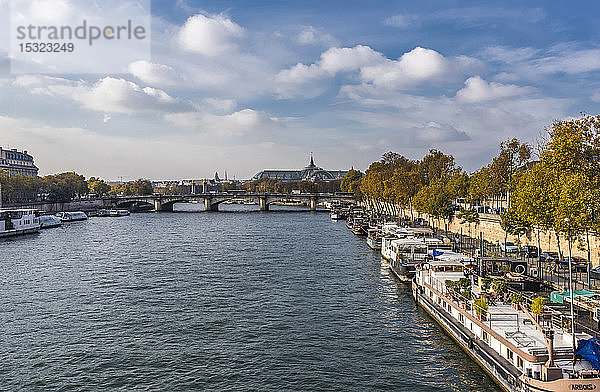 Frankreich  Paris  7. Arrondissement  Pont de la Concorde und Hausboote auf der Seine am Quai des Tuileries