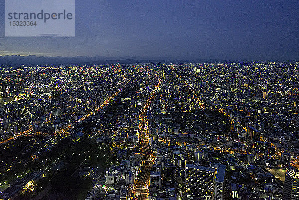 Blick auf den Sonnenuntergang von Abeno Harukas Turm  Osaka  Kansai  Honshu  Japan