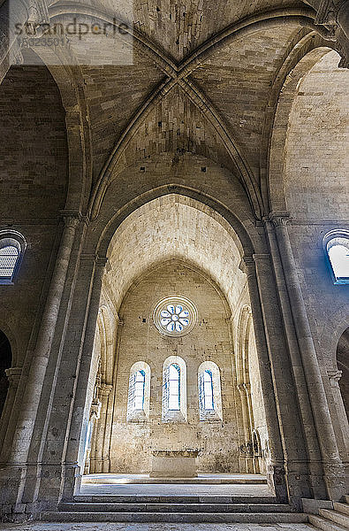 Frankreich  Provence  Bouches-du-Rhone  Innenraum der Kirche der Zisterzienserabtei von Silvacane (12.-13. Jahrhundert)