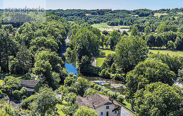 Frankreich  Dordogne  Perigord Vert  Bourdeilles  Fluss Dronne