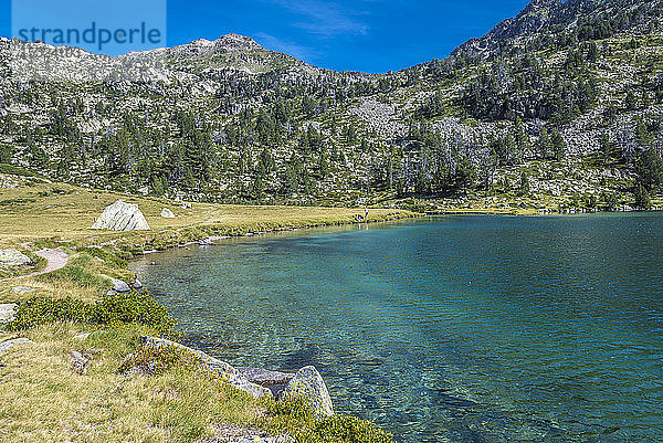 Frankreich  Hautes-Pyrenees  Haute Vallee d'Aure  Nationales Naturschutzgebiet Neouvielle  der Aumar-See