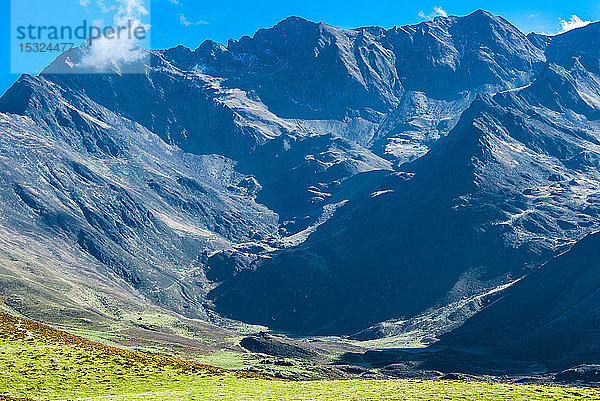 Frankreich  Pyrenäen-Nationalpark  Hautes-Pyrenees  Hautacam  Gipfel im Isaby-Tal