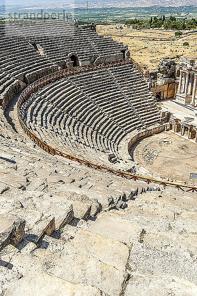Türkei  antike Stätte von Hierapolis bei Pamukkale  Theater (3. Jahrhundert v. Chr.) (UNESCO-Welterbe)