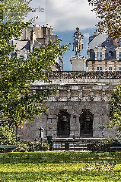 Frankreich  Paris  1. Arrondissement  Ile de la Cite  Platz Vert Galant und Reiterstandbild von Henri IV. am Place du Pont-Neuf