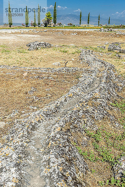 Türkei  antike Stätte von Hierapolis bei Pamukkale  Röhrennetz (UNESCO-Welterbe)