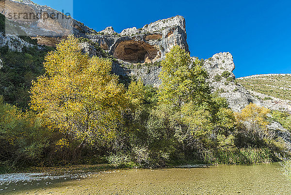 Spanien  Autonome Gemeinschaft Aragonien  Naturpark Sierra y CaÃ±ones de Guara  Schlucht des Flusses Vero  Schlucht von la Fuente (UNESCO-Welterbe fÃ?r die Felszeichnungen)