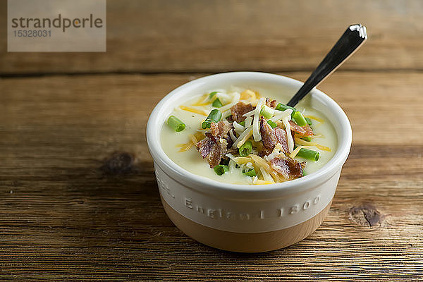 Kartoffel-Cheddar-Suppe