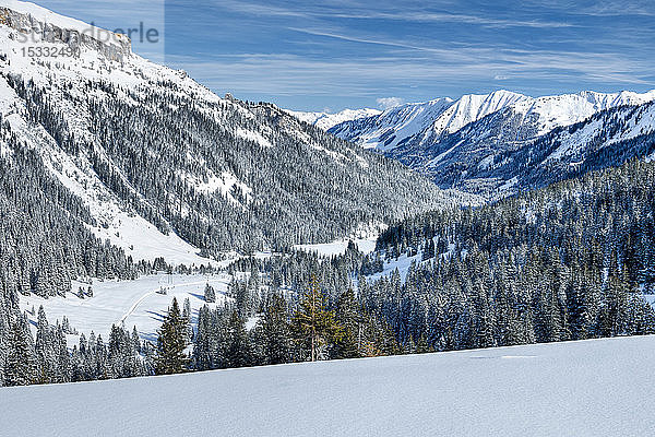 Österreich  Kleinwalsertal  Allgäuer Alpen  das Schwarzwassertal  von der Schwarzwasserhutte (1651 m)