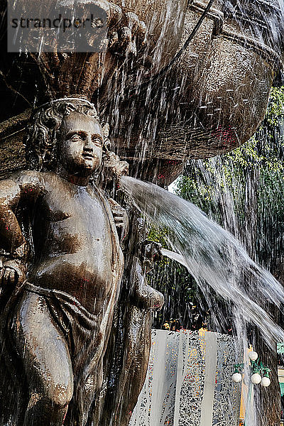 MEXIKO; Bundesstaat Puebla; Stadt Puebla  Brunnen auf dem Stadtplatz