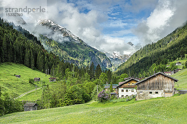 Österreich  Tirol  Allgäuer Alpen  Hornbachtal  ein Seitental der Lech-Wasserscheide  Dorf Hinterhornbach