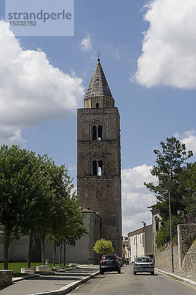 Europa  Italien  Basilikata  Melfi  Glockenturm der Kathedrale