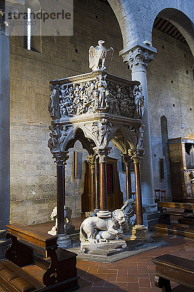 Italien  Toskana  Pistoia  die Kirche Sant Andrea  Kanzel von Giovanni Pisano