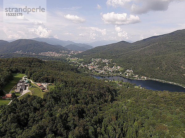 Italien  Lombardei  Ghirla See und Dorf