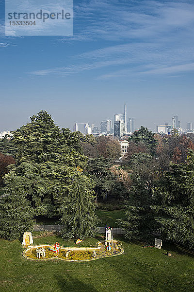 Italien  Lombardei  Mailand  Stadtbild vom Dachrestaurant des Triennale-Museums