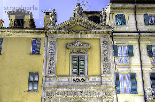 Italien  Lombardei  Varese  Piazza San Vittore  Arco Mera
