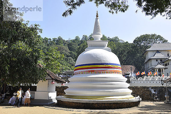Sri Lanka  Nuwara Eliya  Stupa