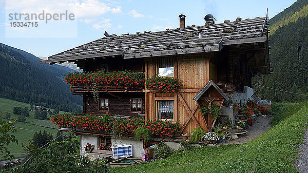 Italien  Alto Adige  Val d'Ultimo  Ultenthal: Maso  Holzhaus