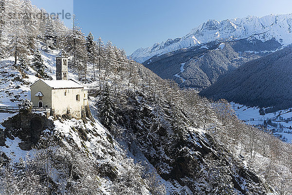 Italien  Lombardei  Retiche-Alpen  Camonica-Tal  die alte Bergkirche von San Clemente