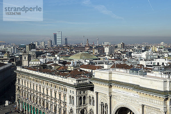 Italien  Lombardei  Mailand  Stadtbild vom Dach des Doms