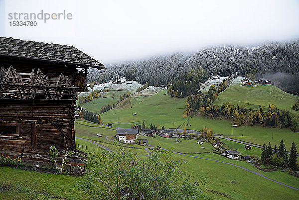 Italien  Alto Adige  Val d'Ultimo  Ultenthal: Maso  Holzhaus