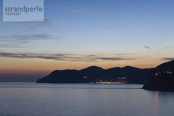 Europa  Italien  Ligurien  Manarola ist eine Stadt in den Cinque Terre mit Blick auf den Golf der Dichter