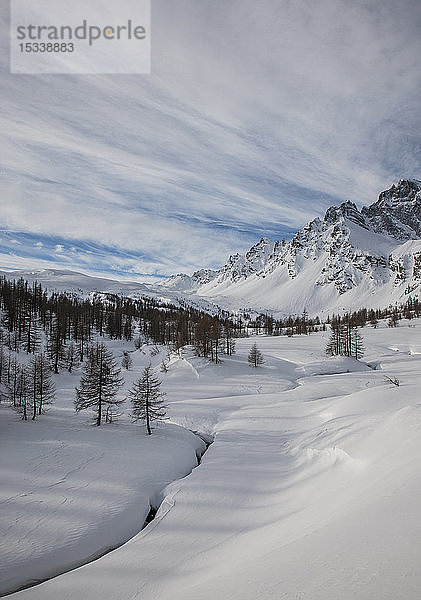 Schneebedeckte Berglandschaft auf der Alpe Devero  Italien