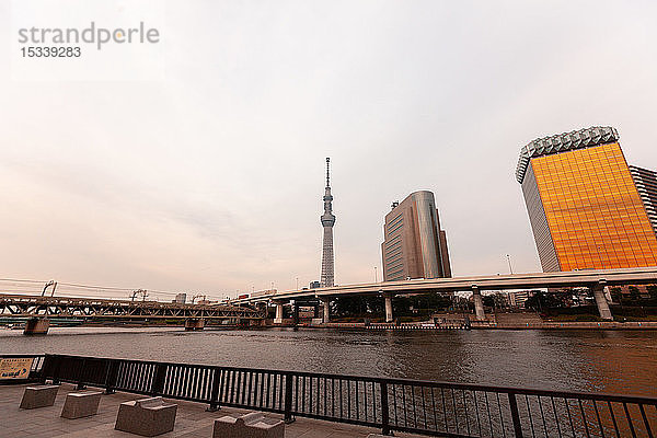 Stadtbild mit Tokyo Sky Tree