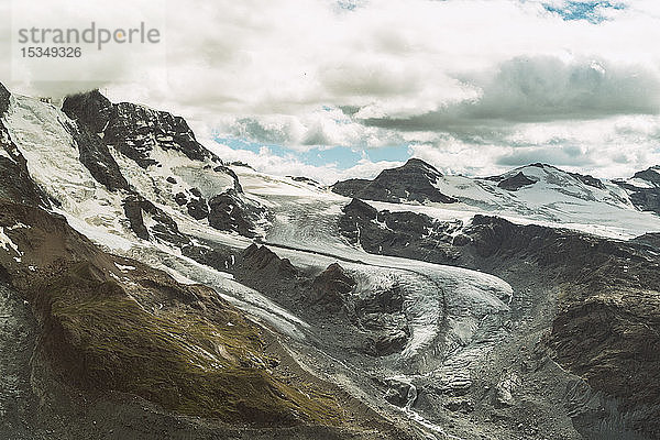 Gletscher am Gornergrat bei Zermatt im Sommer  Wallis  Schweizer Alpen  Schweiz  Europa