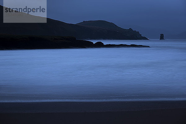 Kinard Strand in der Morgendämmerung  Dingle Halbinsel  County Kerry  Munster  Republik Irland  Europa