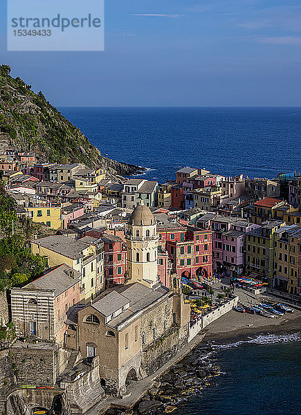 Vernazza Dorf  Blick von oben  Cinque Terre  UNESCO Weltkulturerbe  Ligurien  Italien  Europa