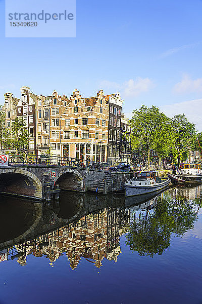 Alte Giebelhäuser am Brouwersgracht-Kanal  Amsterdam  Nordholland  Niederlande  Europa