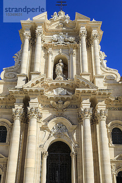 Dom  Barockfassade  Piazza Duomo  Ortigia (Ortygia)  Syrakus (Siracusa)  UNESCO-Weltkulturerbe  Sizilien  Italien  Mittelmeer  Europa