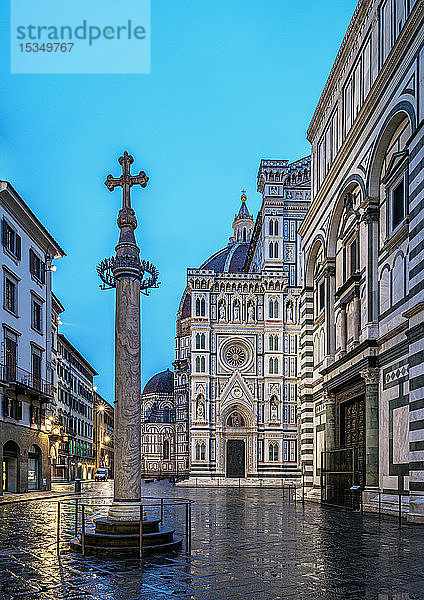 Kathedrale Santa Maria del Fiore in der Morgendämmerung  Florenz  UNESCO-Weltkulturerbe  Toskana  Italien  Europa